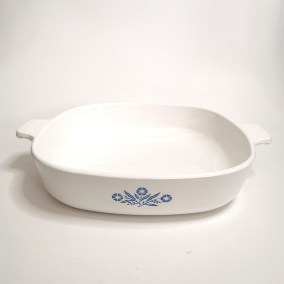 Corningware Vintage Blue Cornflower 9in Casserole - Picture 1 of 3